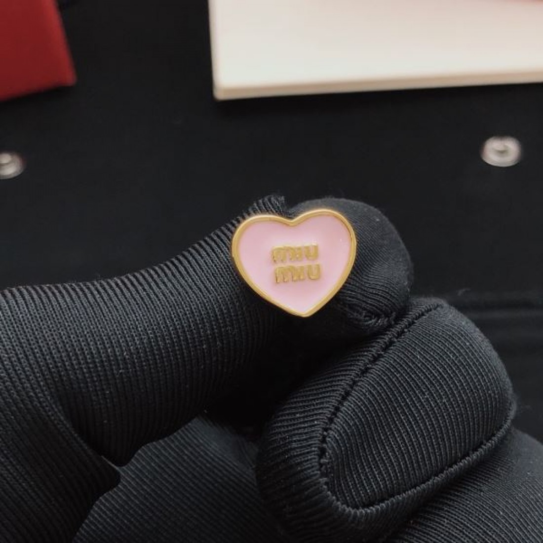  レディース向け 軽量 MIU MIU ミュウミュウ スーパーコピー イヤリング 上品