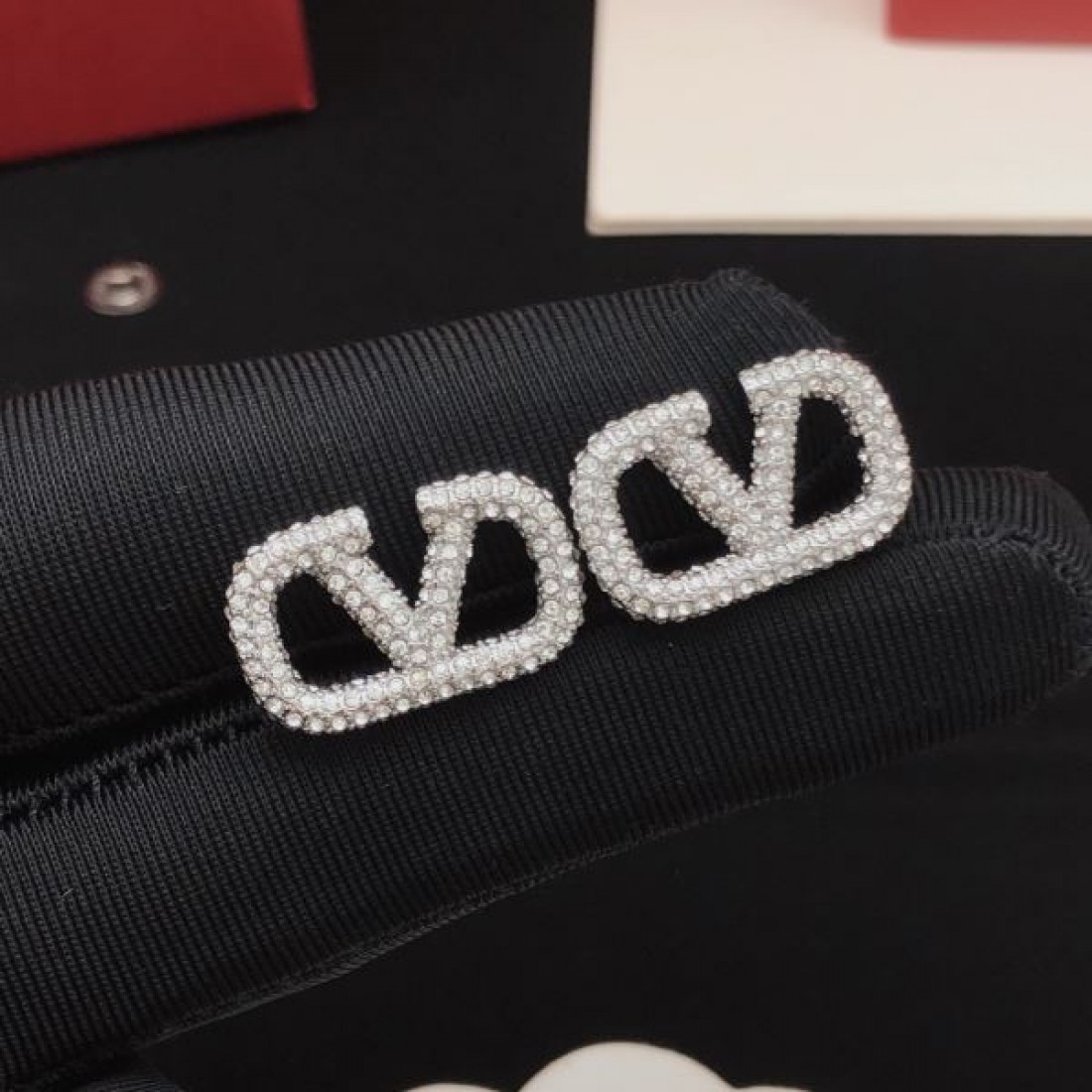 華やか 存在感 VALENTINO ヴァレンティノ スーパーコピー イヤリング レディース向け 