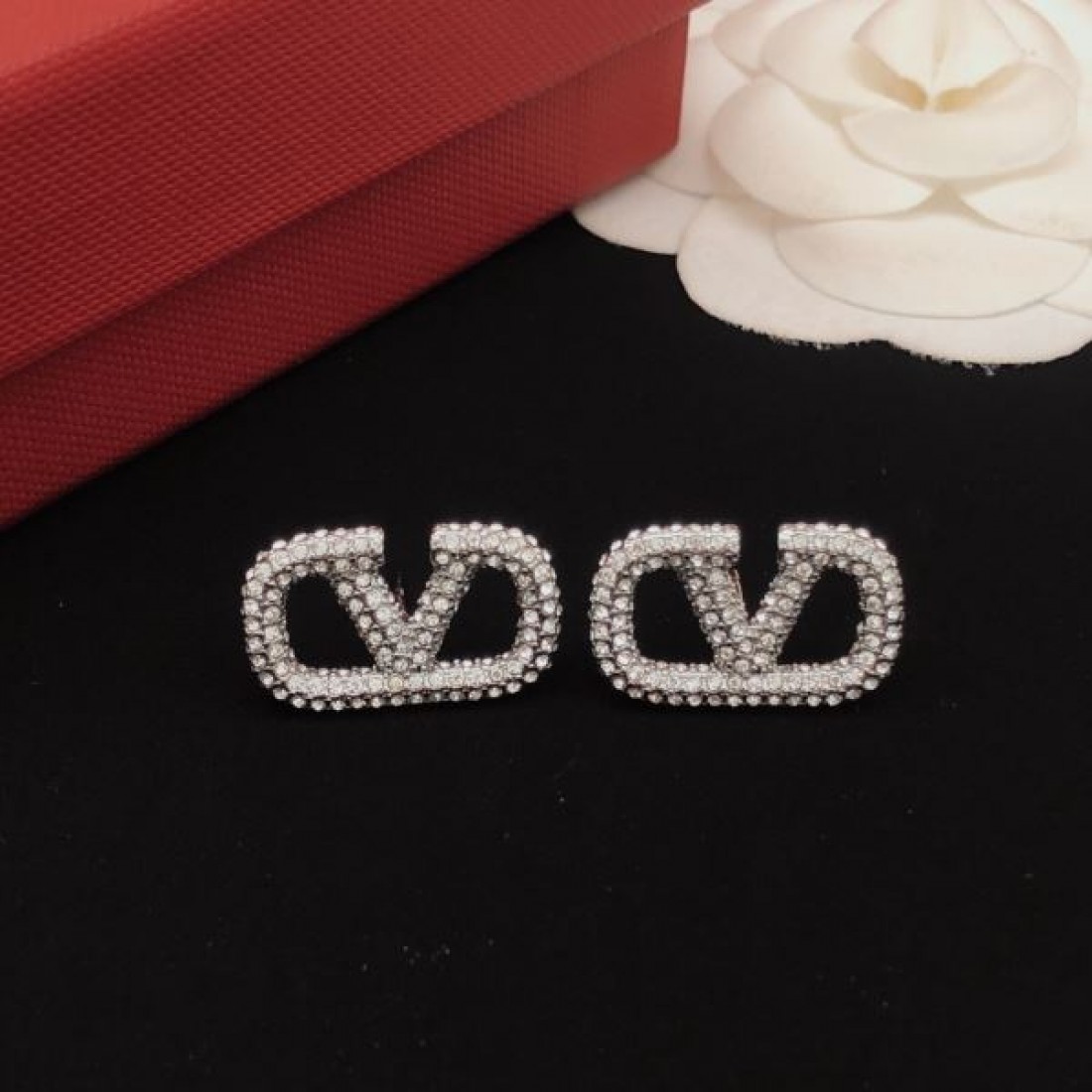 華やか 存在感 VALENTINO ヴァレンティノ スーパーコピー イヤリング レディース向け 