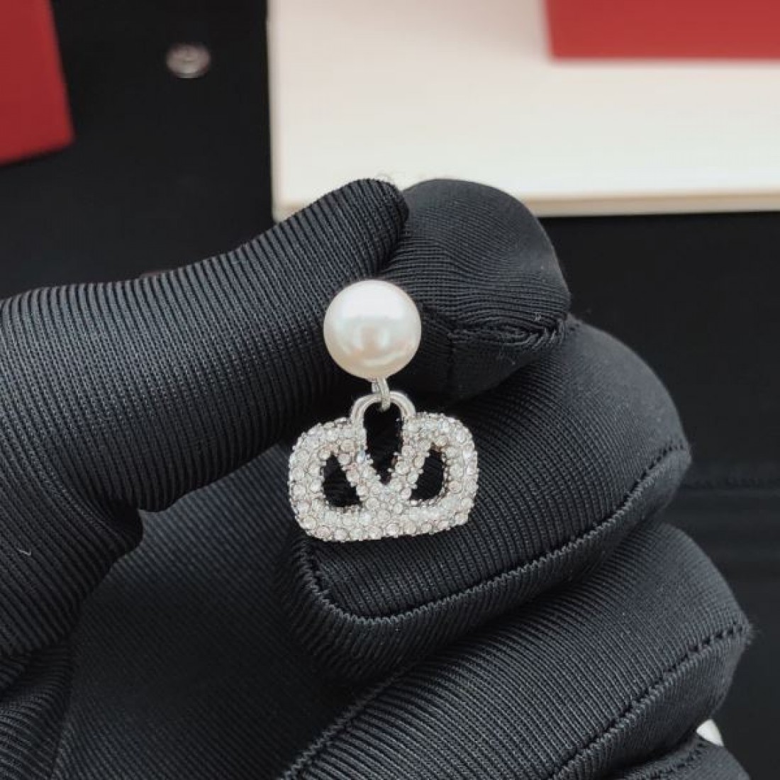 大人可愛い 人気モデル VALENTINO ヴァレンティノ スーパーコピー イヤリング 希少