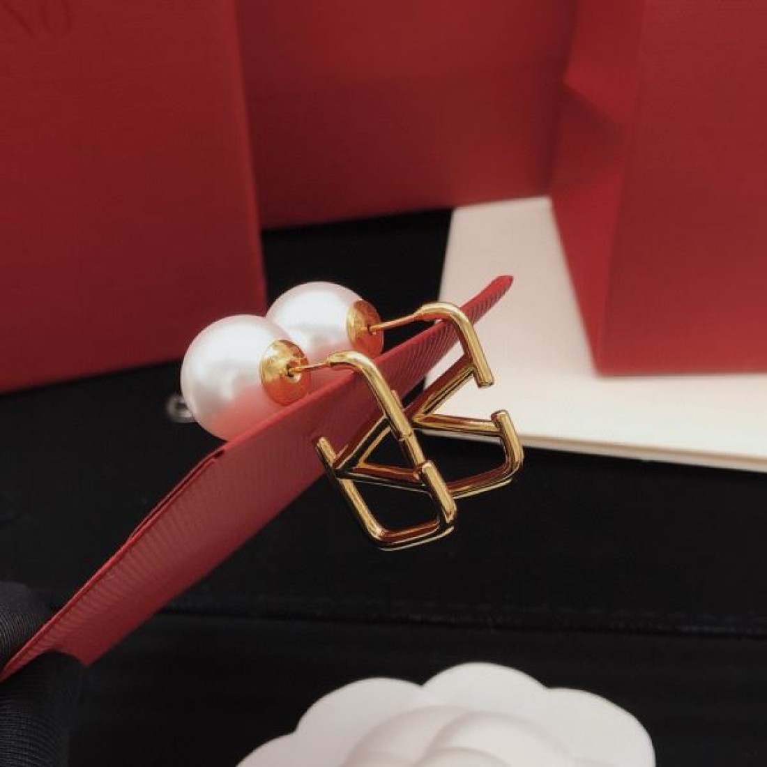 おしゃれ 注目ブランド VALENTINO ヴァレンティノ スーパーコピー イヤリング 早い者勝ち