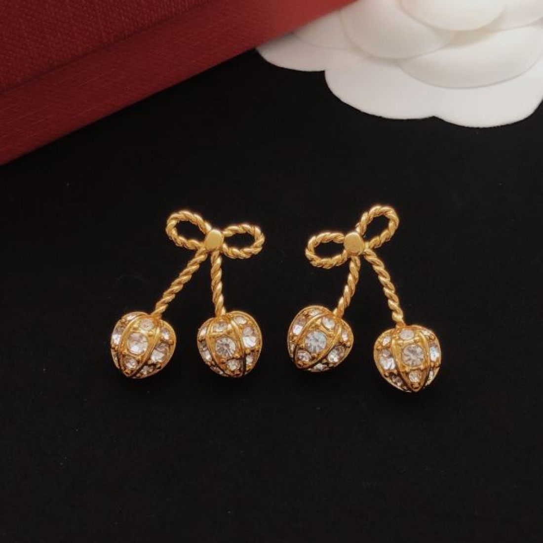 エレガント 上品 高級感 VALENTINO ヴァレンティノ コピー イヤリング 華やか