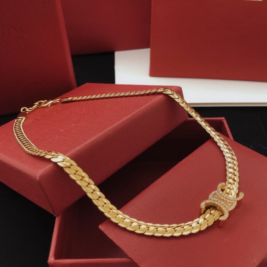 ナチュラル 洗練 大人っぽい CELINE セリーヌ コピー ネックレス シンプル