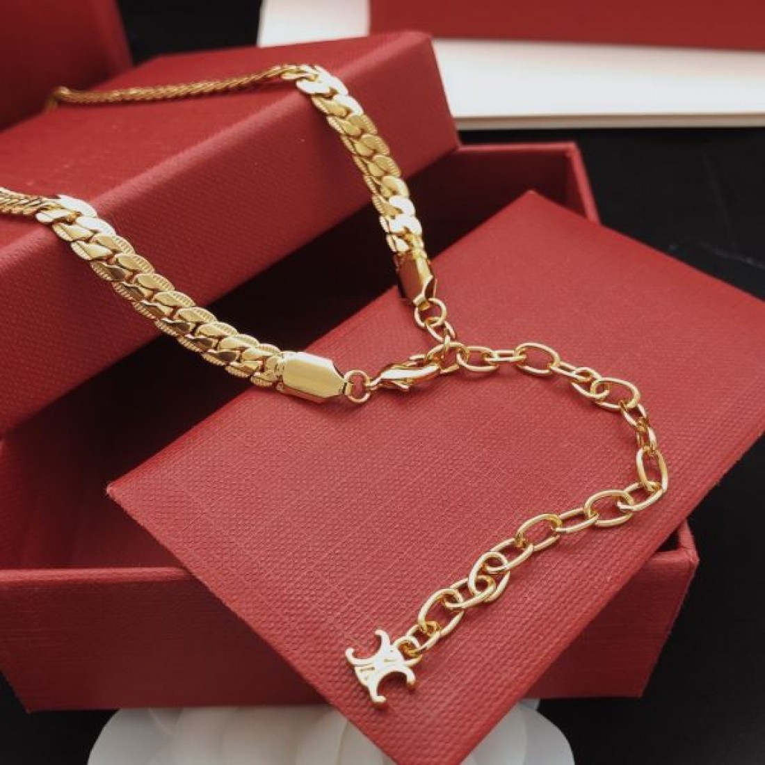 ナチュラル 洗練 大人っぽい CELINE セリーヌ コピー ネックレス シンプル