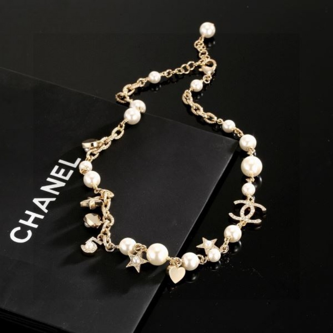 華奢 きれいめ 大人向け CHANEL シャネル コピー ネックレス 上品 おしゃれ 注目