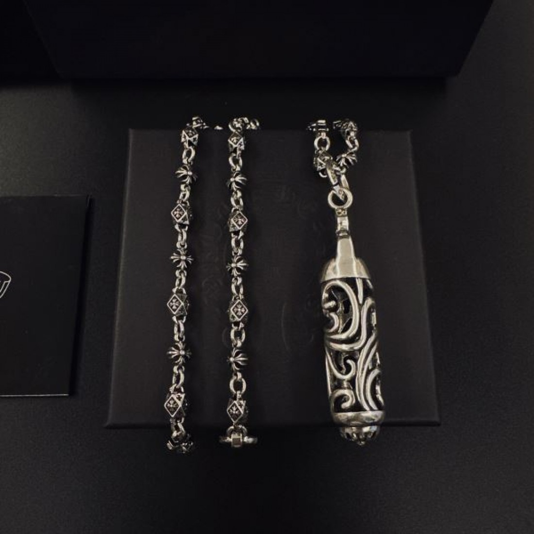 洗練 CHROME HEARTS クロムハーツ コピー ネックレス 男前 おしゃれ 注目