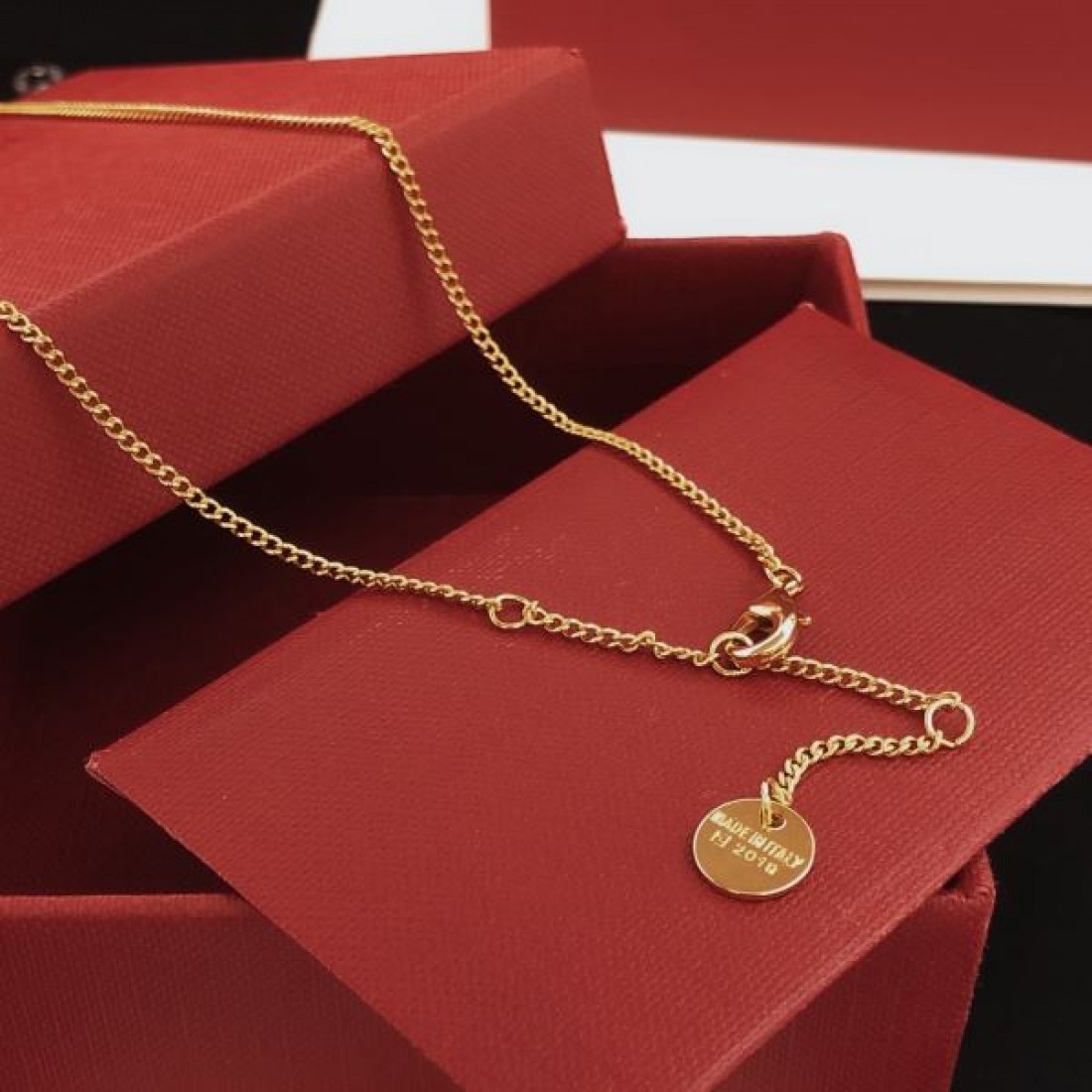 シンプル 洗練 大人向け FENDI フェンディ コピー ネックレス 高見え きれいめ 