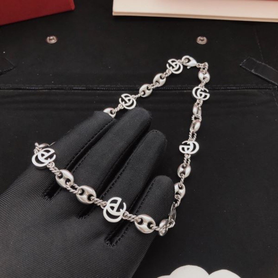 華やか 上品 エレガント GUCCI グッチ コピー ネックレス 高級感