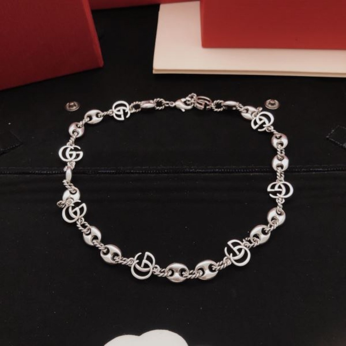 華やか 上品 エレガント GUCCI グッチ コピー ネックレス 高級感 