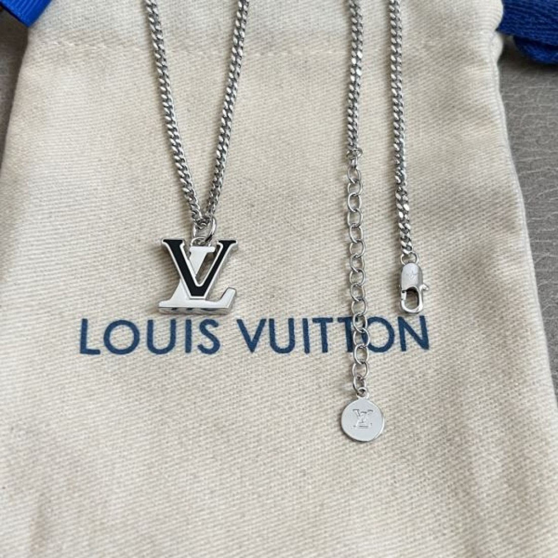 定番 ハイブランド 上品 LOUIS VUITTON ルイヴィトン コピー ネックレス 洗練