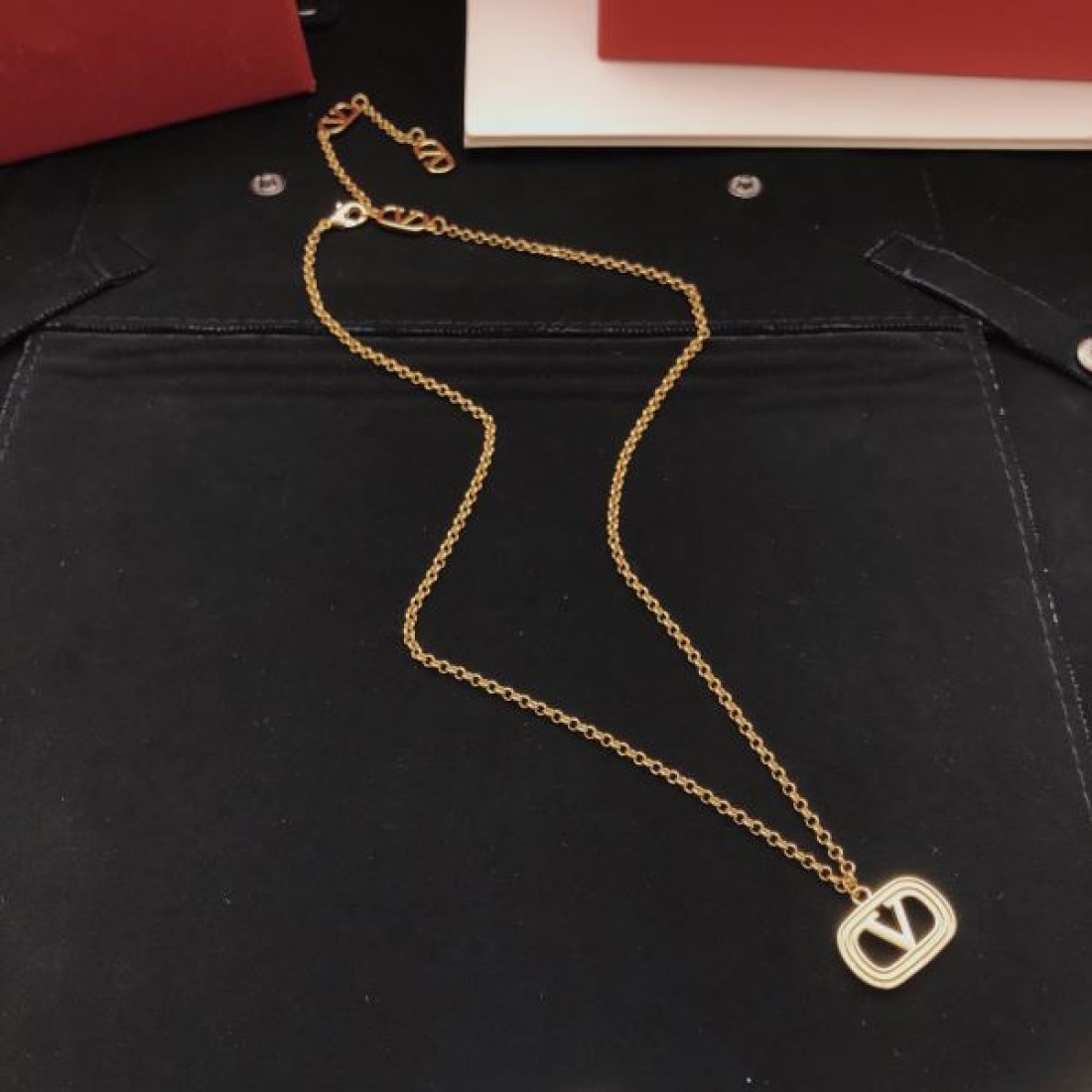 エレガント 大人っぽい 洗練 VALENTINO ヴァレンティノ コピー ネックレス 