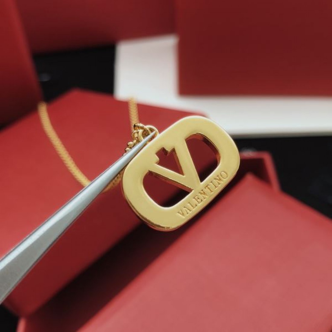 エレガント 大人っぽい 洗練 VALENTINO ヴァレンティノ コピー ネックレス 