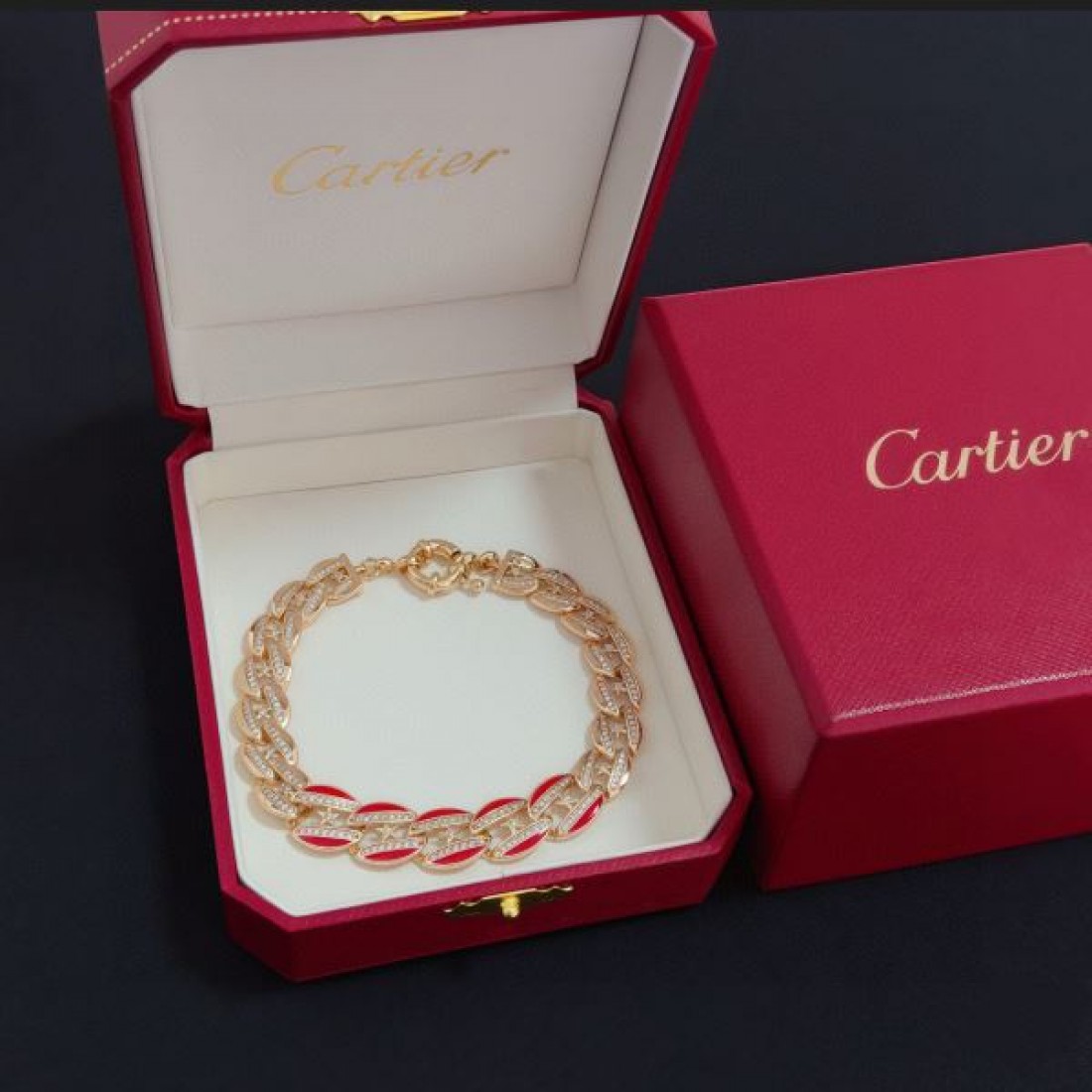 上品 シンプル 高級 CARTIER カルティエ コピー ブレスレット 優雅 洗練