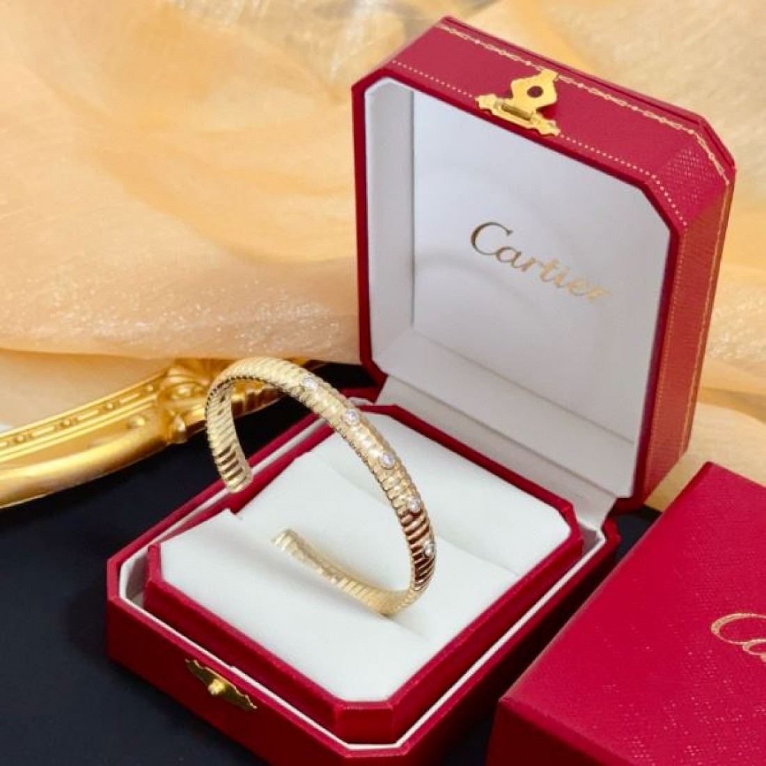 上品 高級感 洗練 CARTIER カルティエ スーパーコピー ブレスレット エレガント