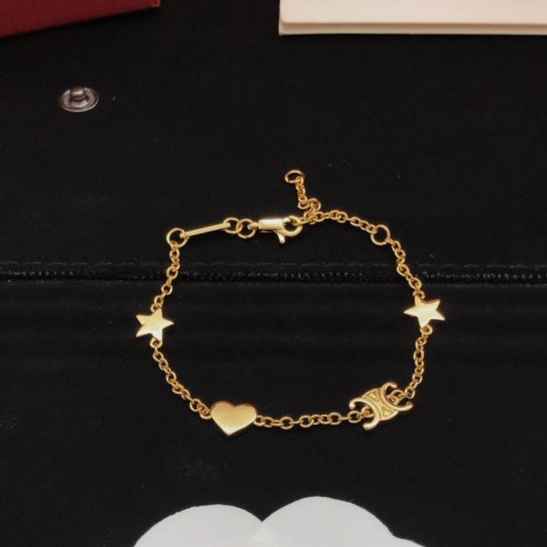 シンプル CELINE セリーヌ スーパーコピー ブレスレット 洗練 大人っぽい 人気