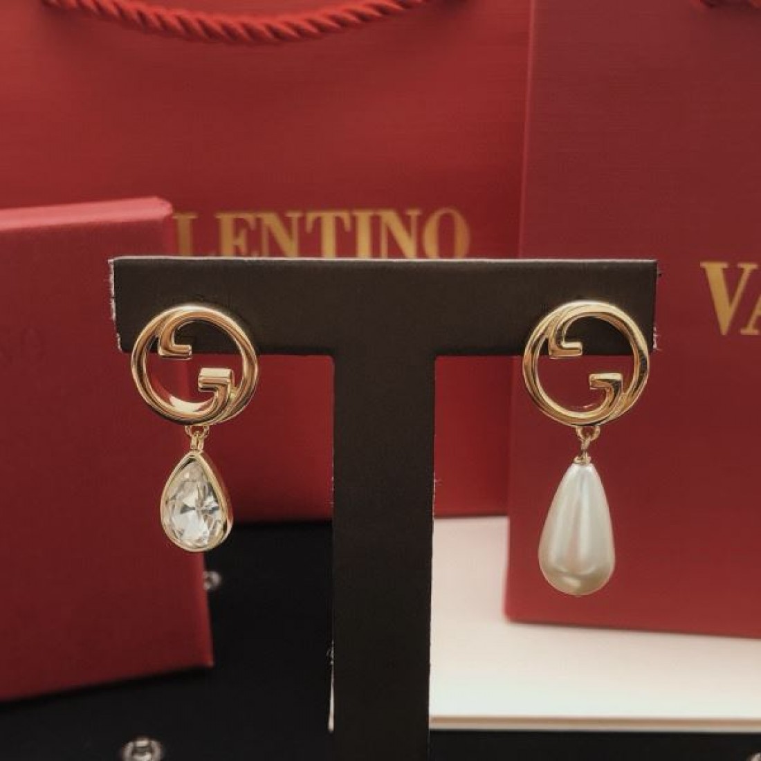 華やか 上 GUCCI グッチ スーパーコピー イヤリング 高級感 洗練 注目