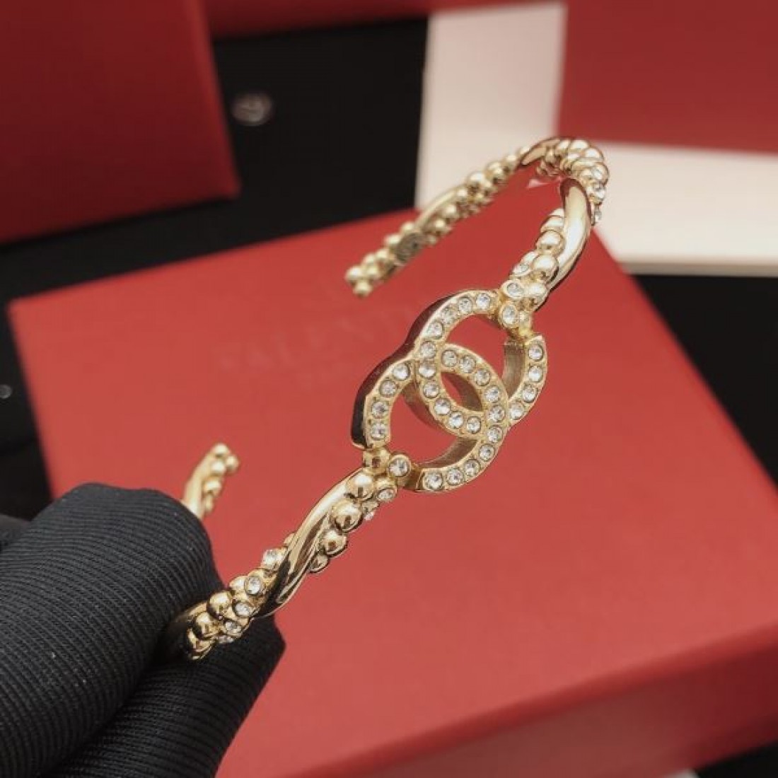  華やか 女性的 上質 CHANEL シャネル コピー ブレスレット 高級感 洗練