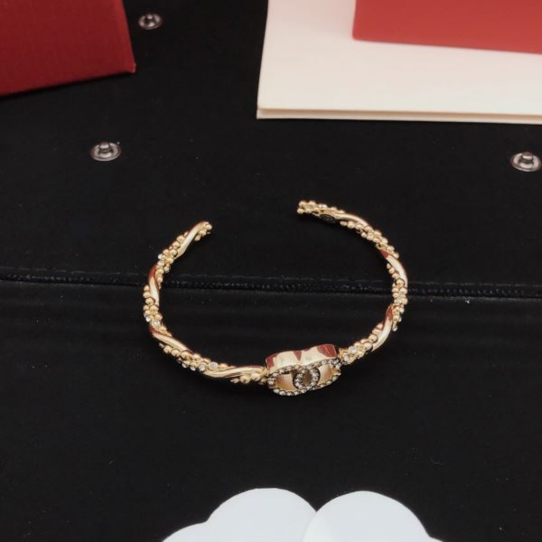  華やか 女性的 上質 CHANEL シャネル コピー ブレスレット 高級感 洗練