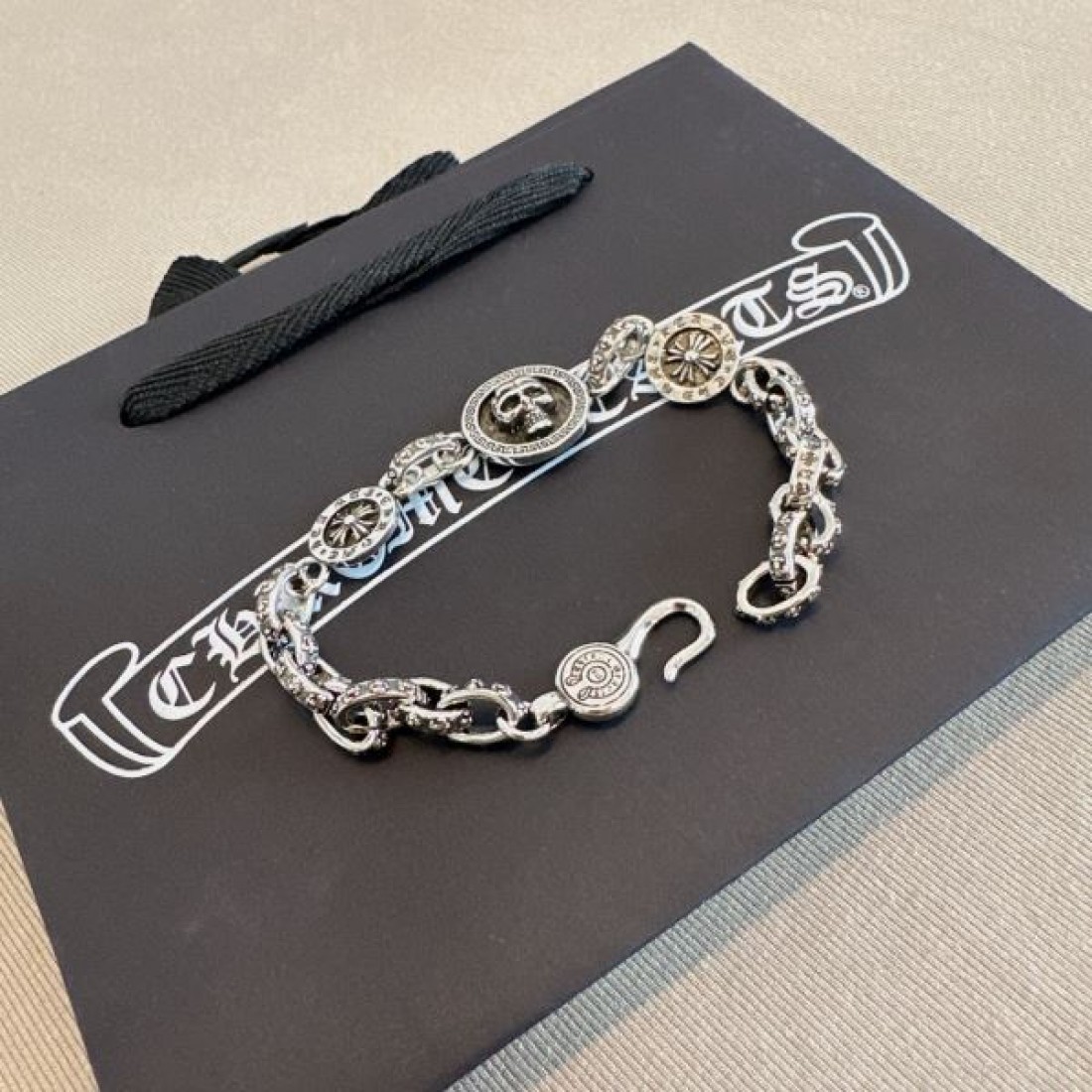 格好良い CHROME HEARTS コピー クロムハーツ ブレスレット 上質 大人向け 完成度