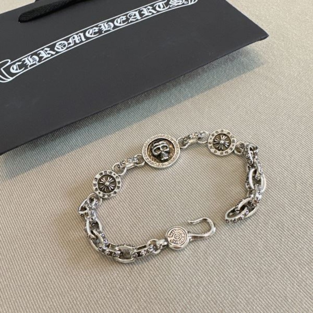 格好良い CHROME HEARTS コピー クロムハーツ ブレスレット 上質 大人向け 完成度