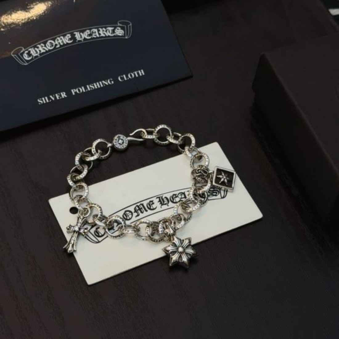  都会的 シンプル クール CHROME HEARTS コピー クロムハーツ ブレスレット 高級感
