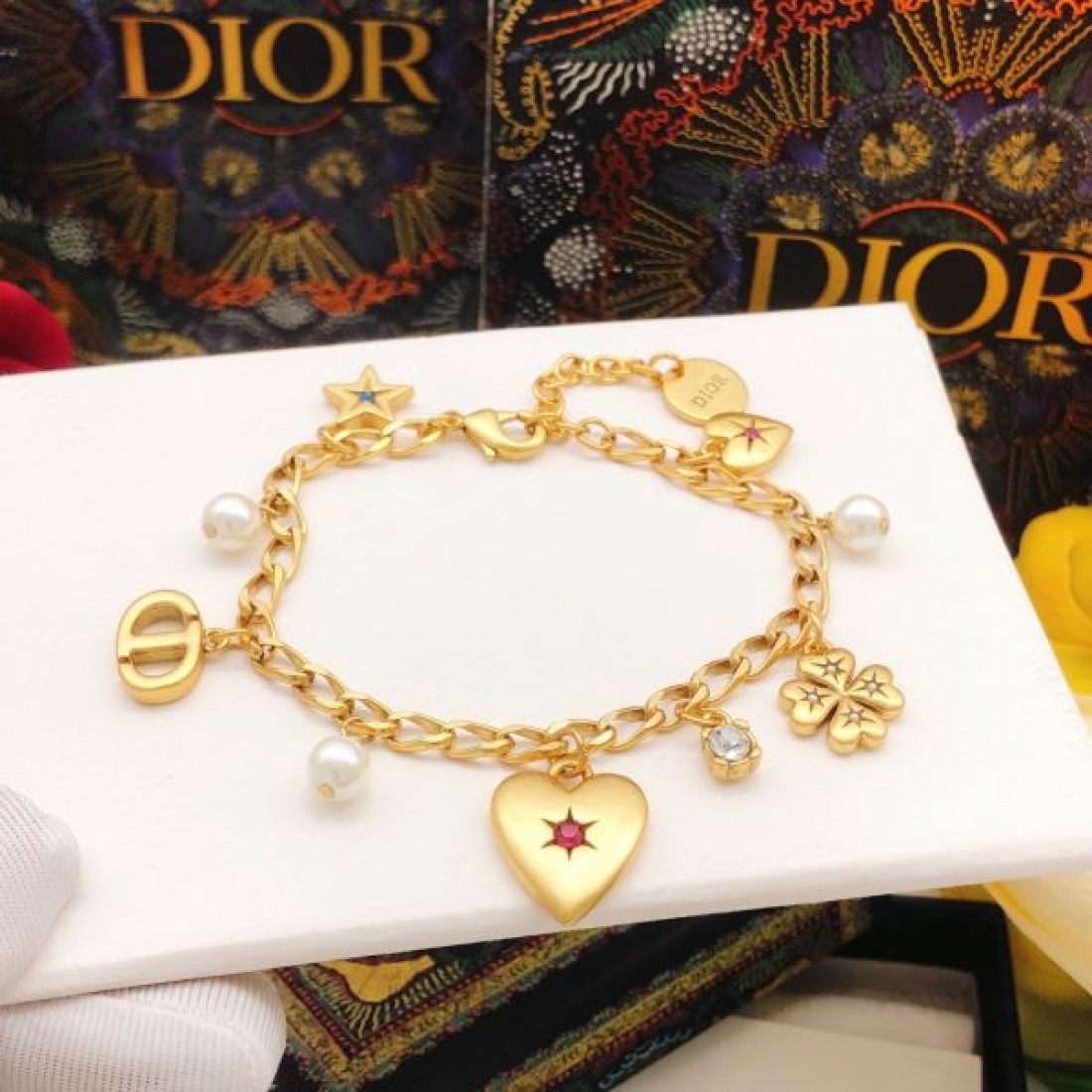 女性的 上質 DIOR ディオール コピー ブレスレット 高級感 上品 洗練