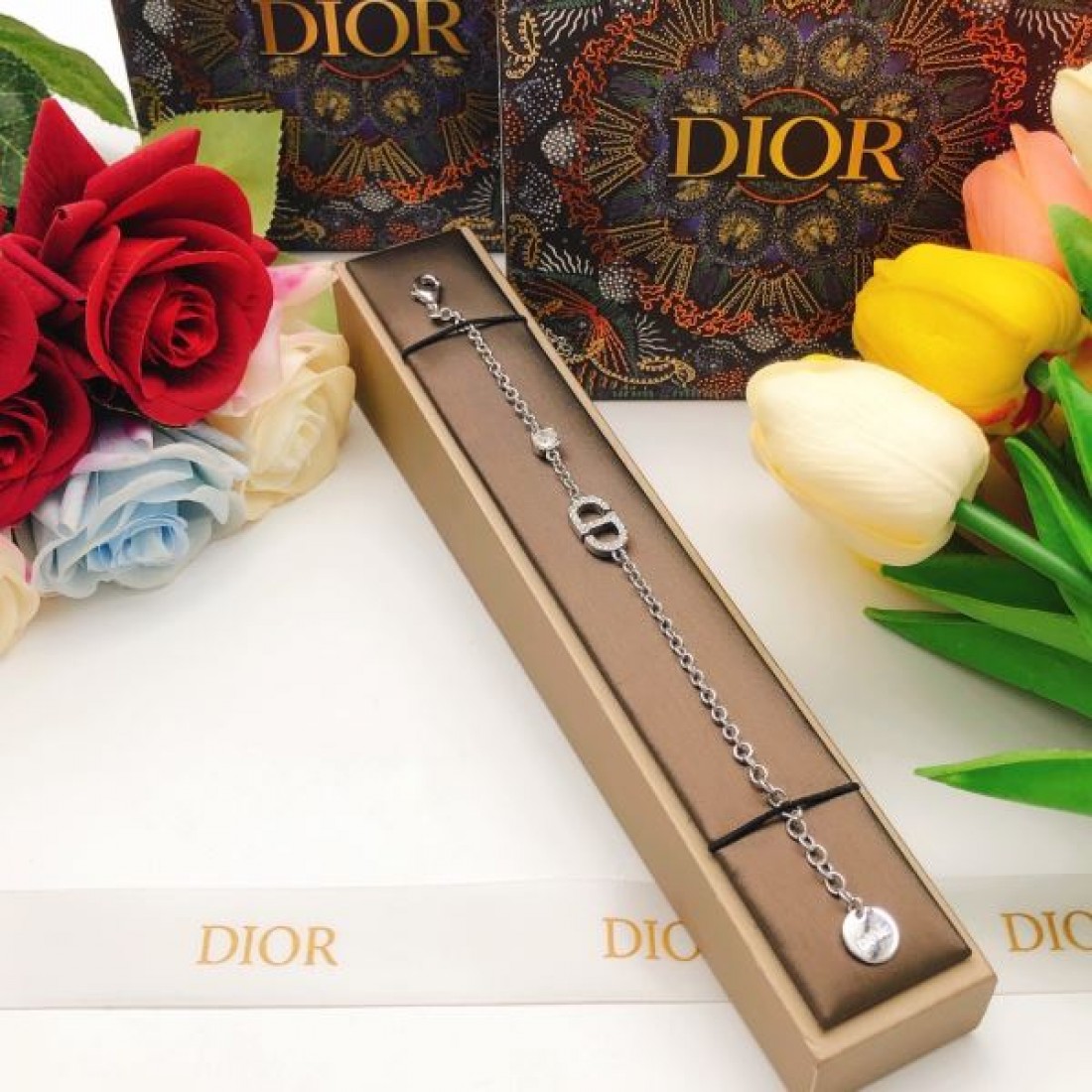 エレガント 気品 DIOR ディオール コピー ブレスレット 上質 人気 完成度