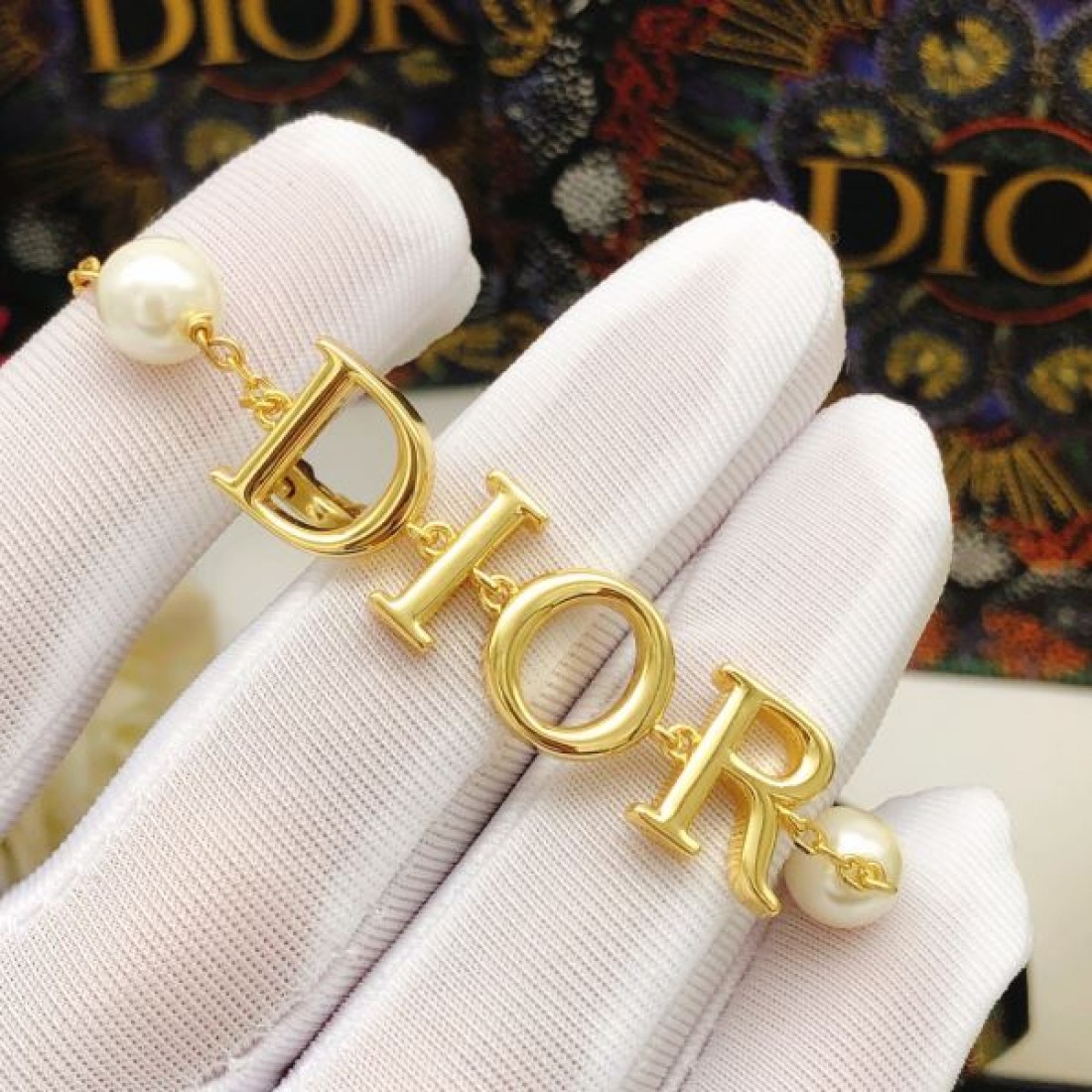 トレンド DIOR ディオール コピー ブレスレット 華やか 洗練 注目