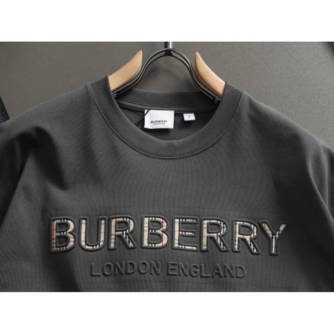 シンプル 上質 大人カジュアル BURBERRY バーバリー コピー 半袖Tシャツ 爽やか