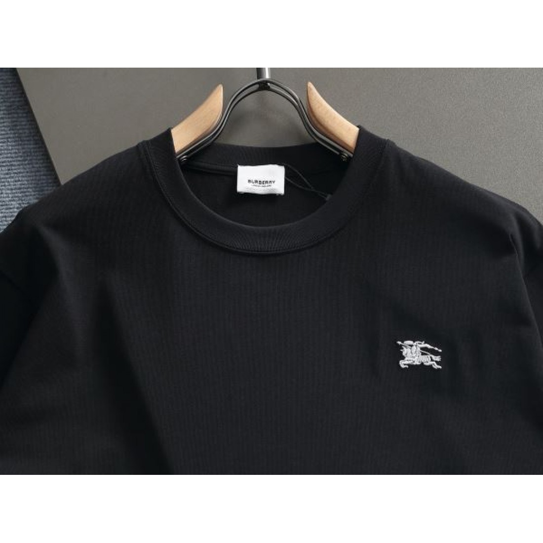 英国調 上品 端正 BURBERRY バーバリー コピー 半袖Tシャツ きれいめ 定番 好印象