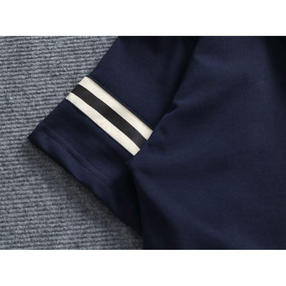 エレガント 気品 上質 DIOR ディオール コピー 半袖Tシャツ 華やか 洗練 人気