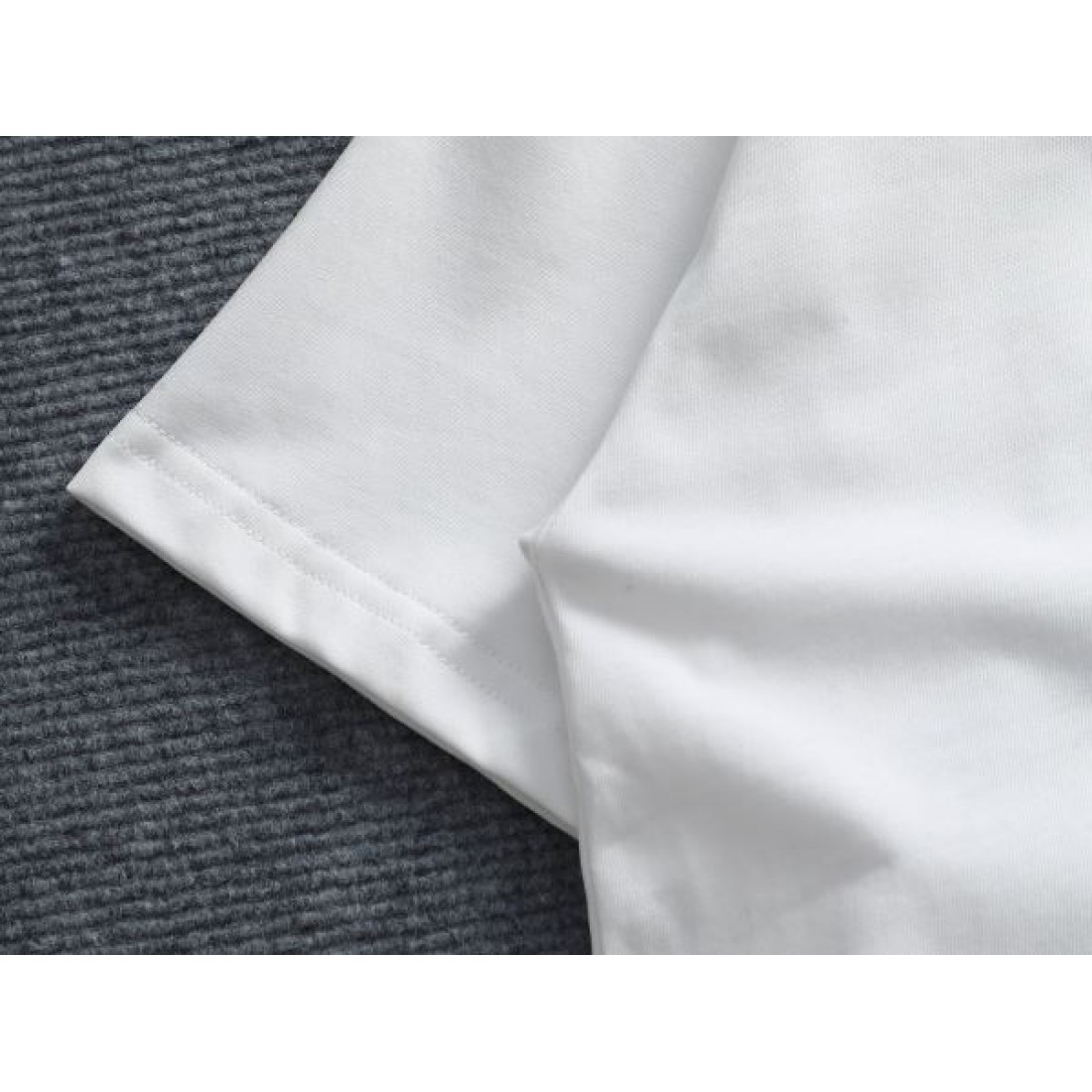 フェミニン きれい系 高級感 DIOR ディオール コピー 半袖Tシャツ 高見え 注目