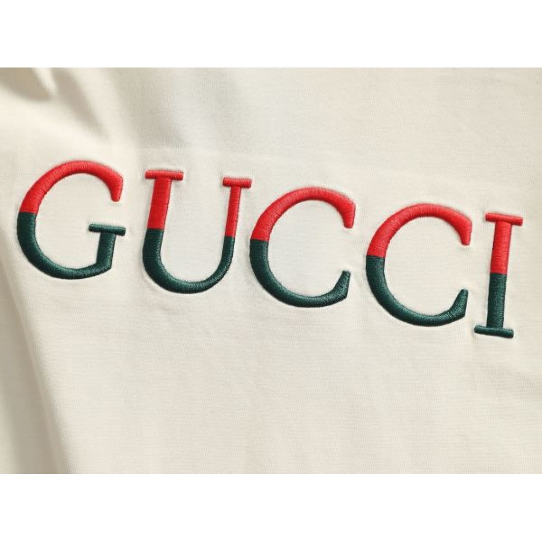 華やか ラグジュアリー 洗練 GUCCI グッチ コピー 半袖Tシャツ 存在感 トレンド