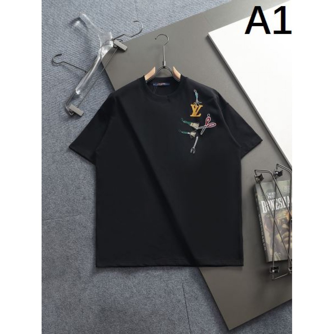 爽やか こなれ感 上質 LOUIS VUITTON ルイヴィトン コピー 半袖Tシャツ 万能