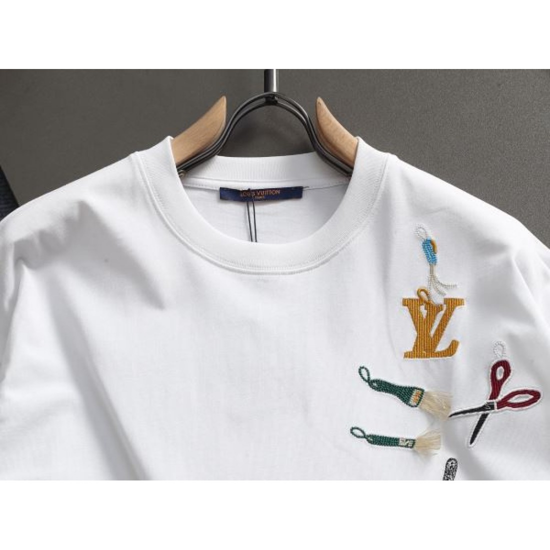 爽やか こなれ感 上質 LOUIS VUITTON ルイヴィトン コピー 半袖Tシャツ 万能 
