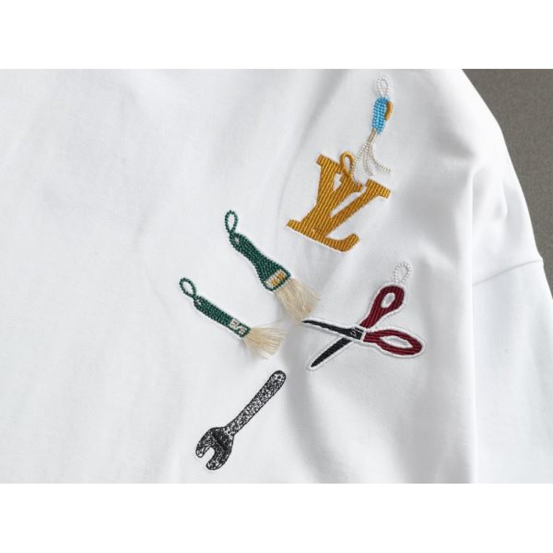 爽やか こなれ感 上質 LOUIS VUITTON ルイヴィトン コピー 半袖Tシャツ 万能 