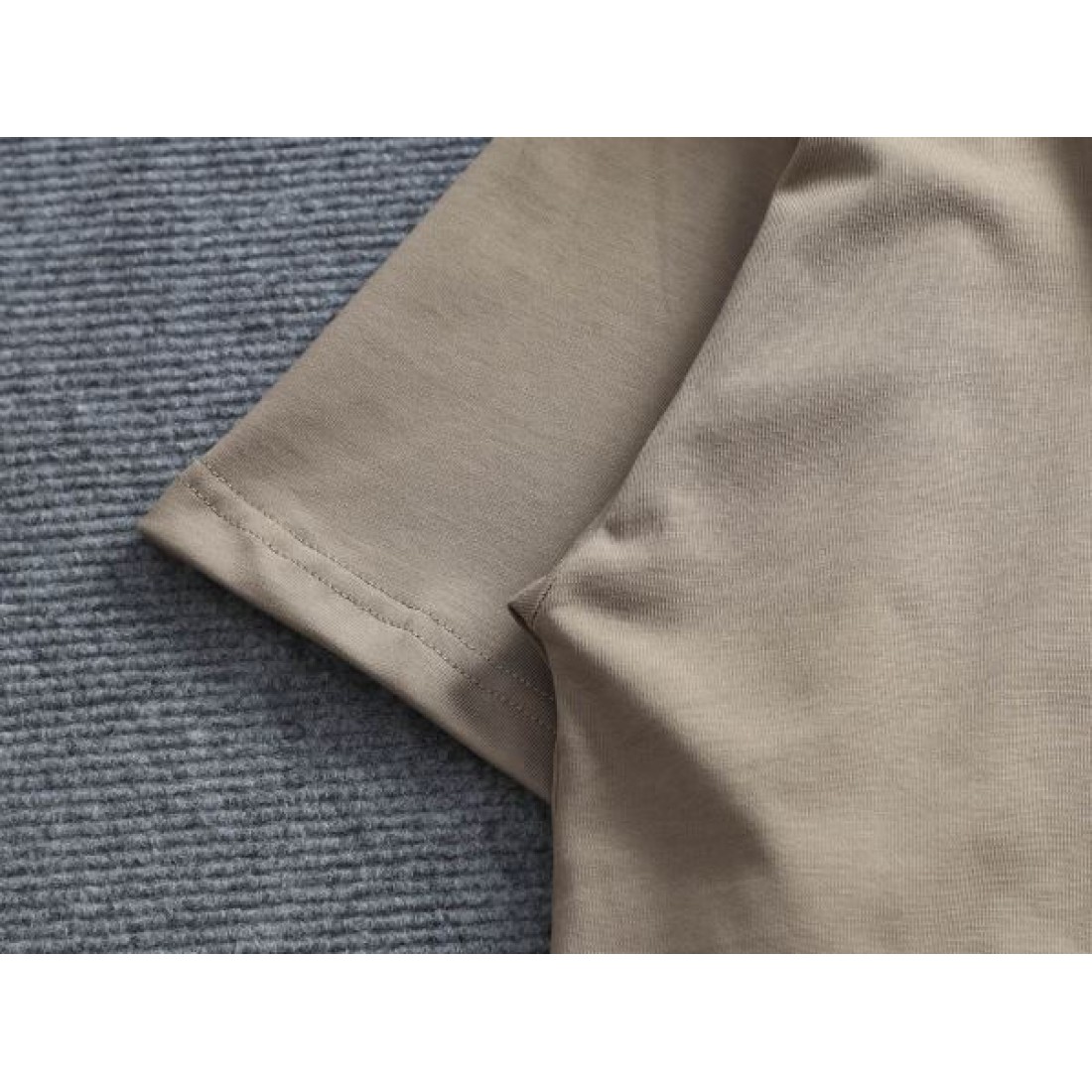  大人カジュアル LOUIS VUITTON ルイヴィトン コピー 半袖Tシャツ 高品質