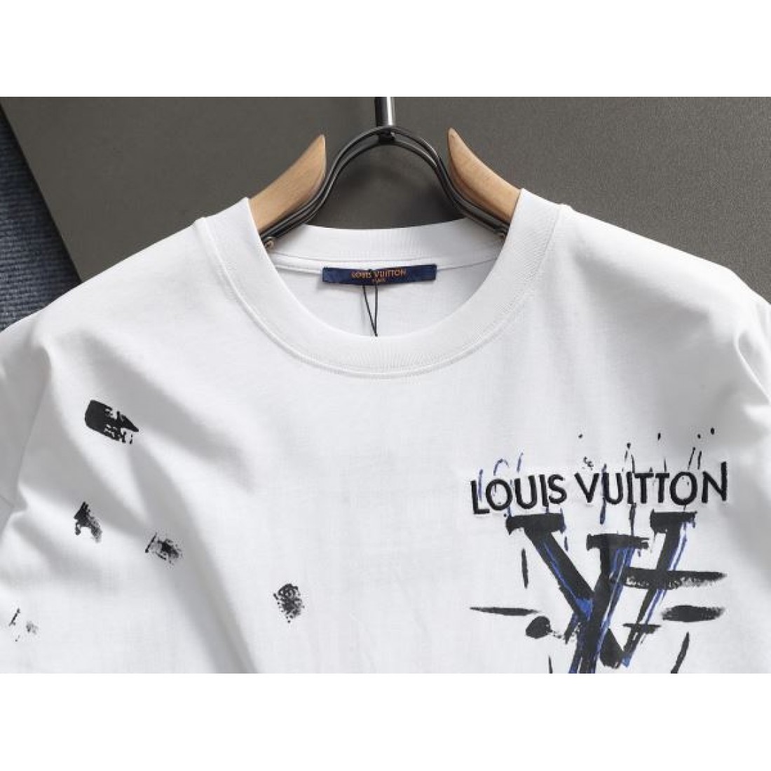  シンプル クリーン LOUIS VUITTON ルイヴィトン コピー 半袖Tシャツ 人気