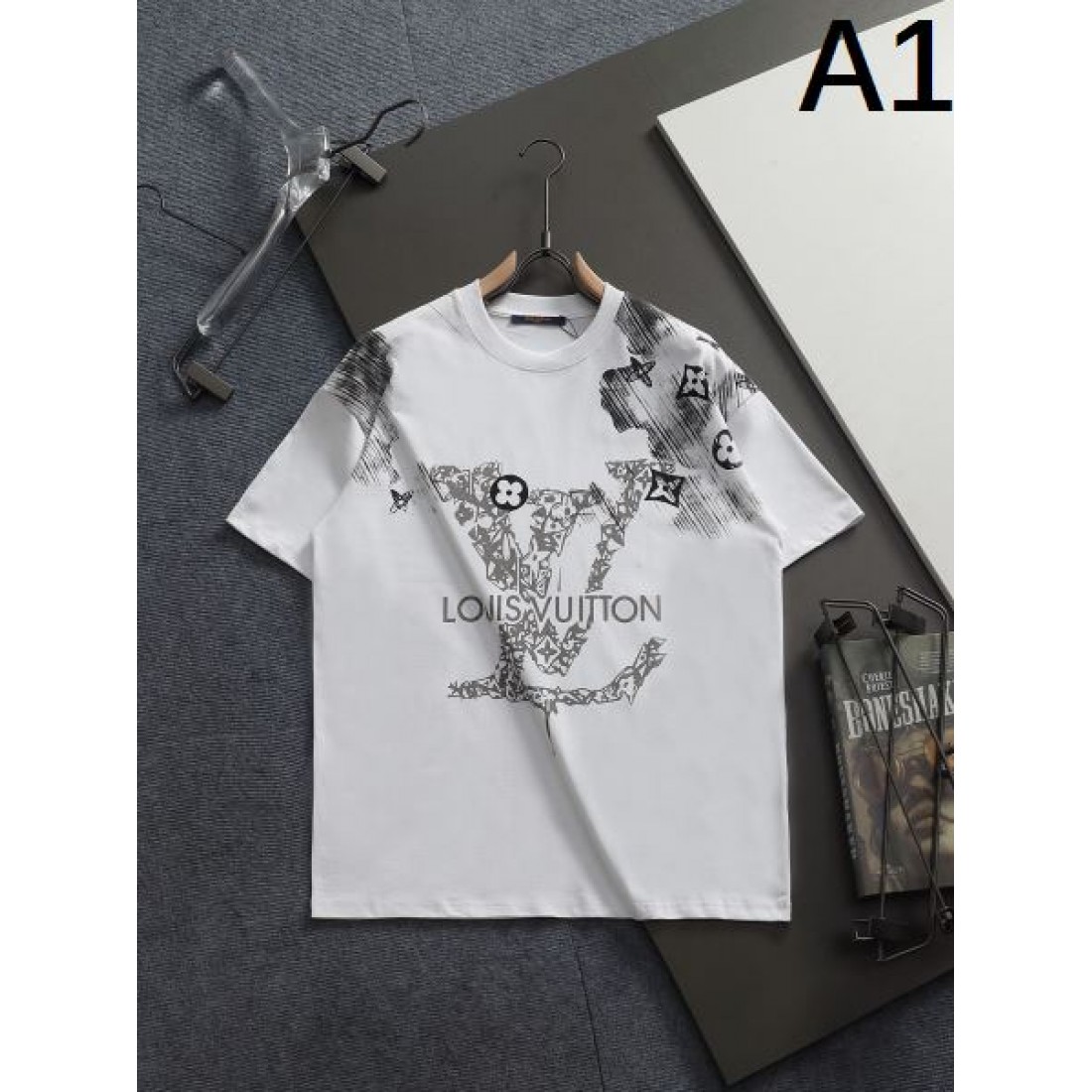 上質 余裕感 LOUIS VUITTON ルイヴィトン コピー 半袖Tシャツ 大人っぽい