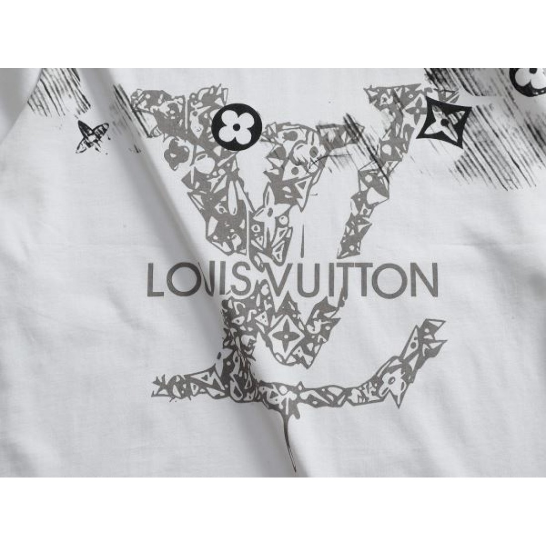 上質 余裕感 LOUIS VUITTON ルイヴィトン コピー 半袖Tシャツ 大人っぽい