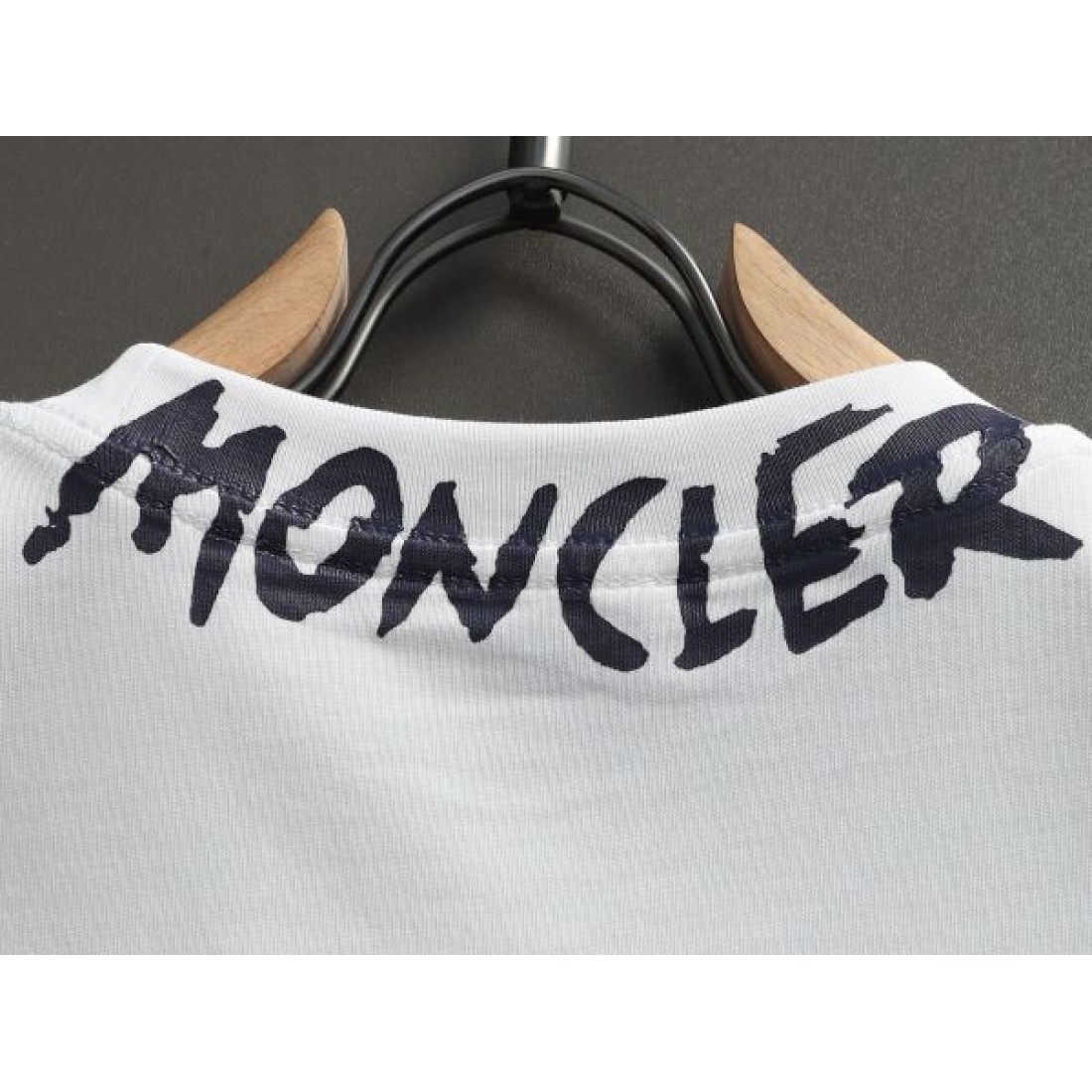 スポーティ 快適 MONCLER モンクレール コピー 半袖Tシャツ クール 使いやすい 