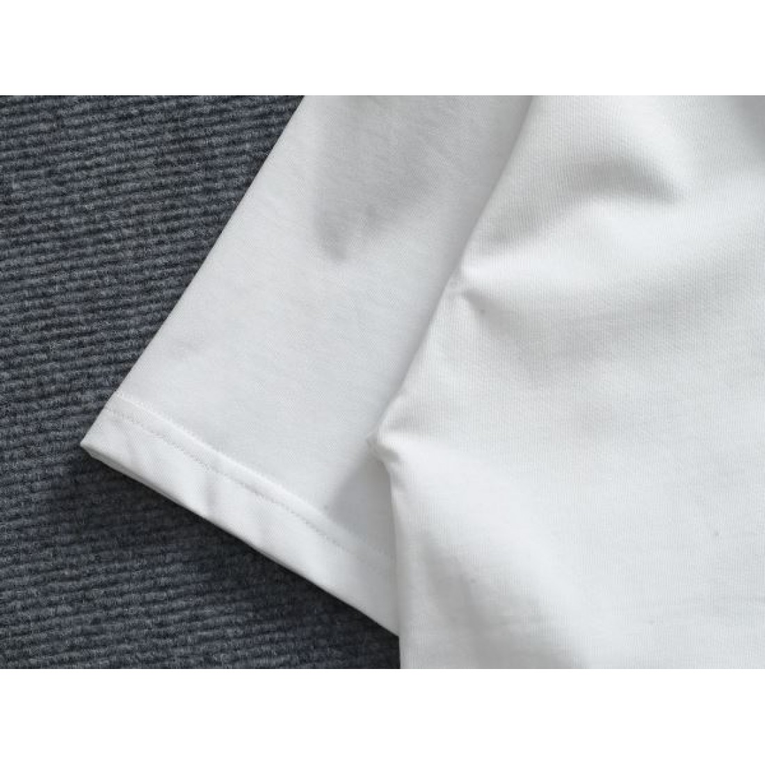 スポーティ 快適 MONCLER モンクレール コピー 半袖Tシャツ クール 使いやすい 