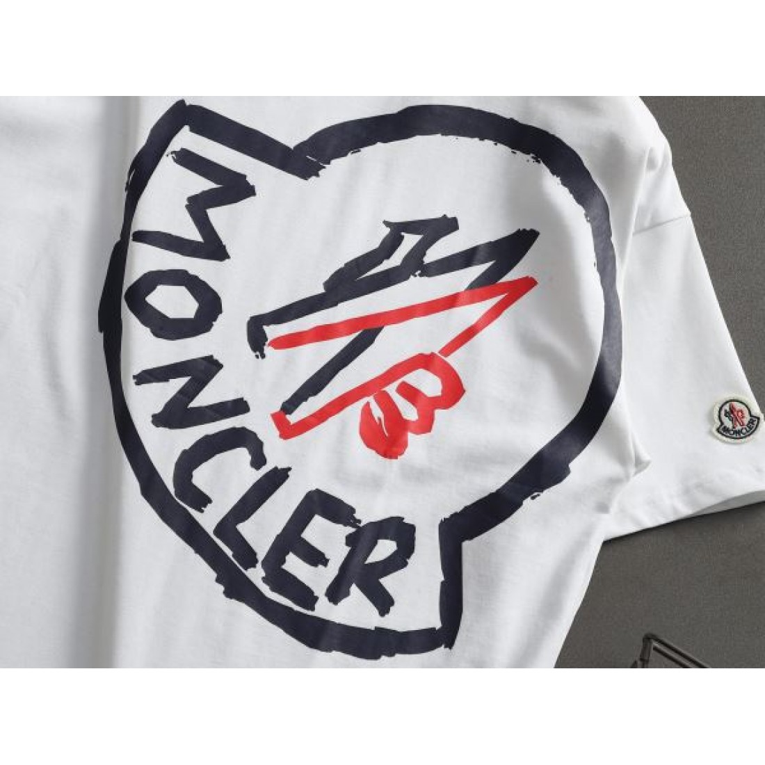 スポーティ 快適 MONCLER モンクレール コピー 半袖Tシャツ クール 使いやすい 