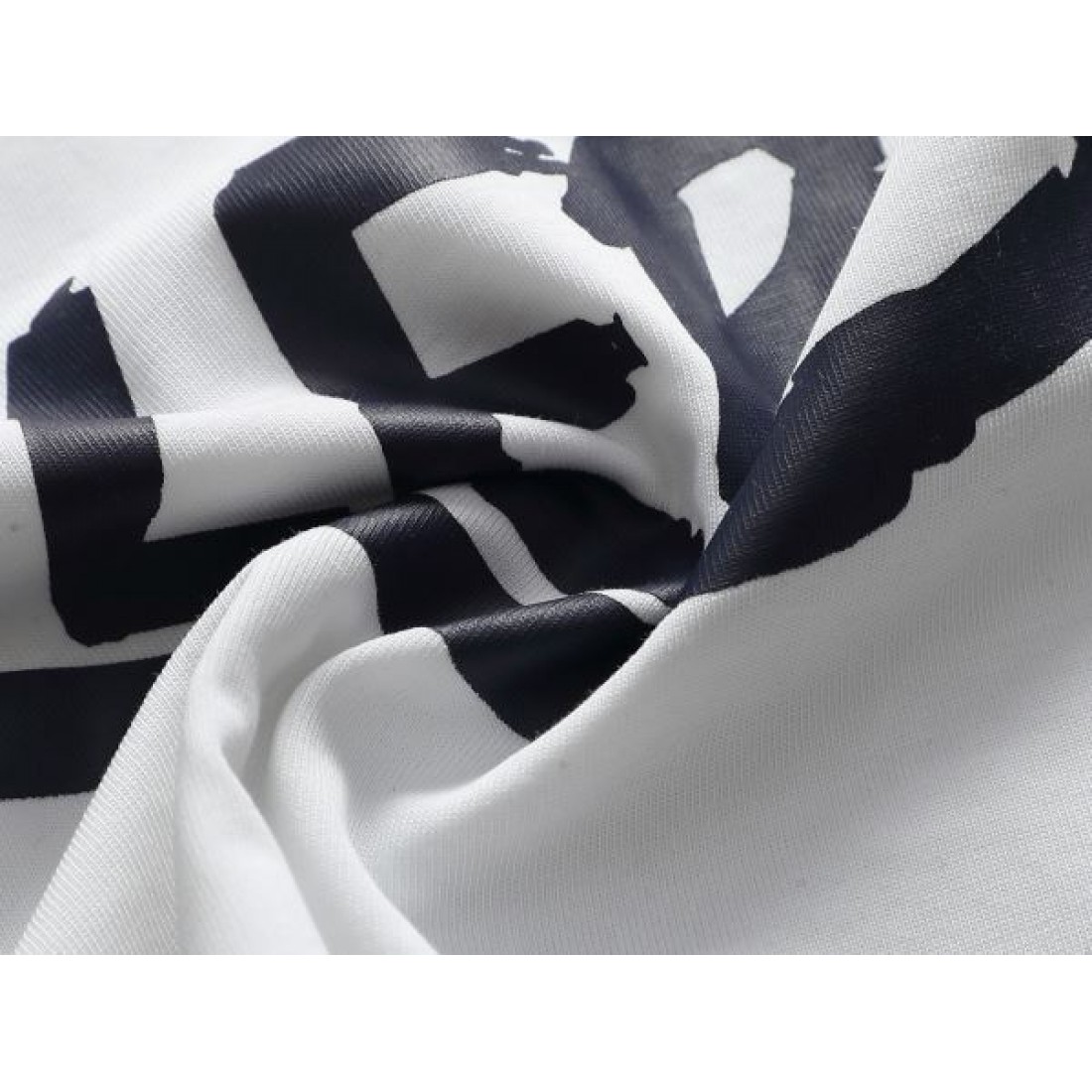 スポーティ 快適 MONCLER モンクレール コピー 半袖Tシャツ クール 使いやすい 