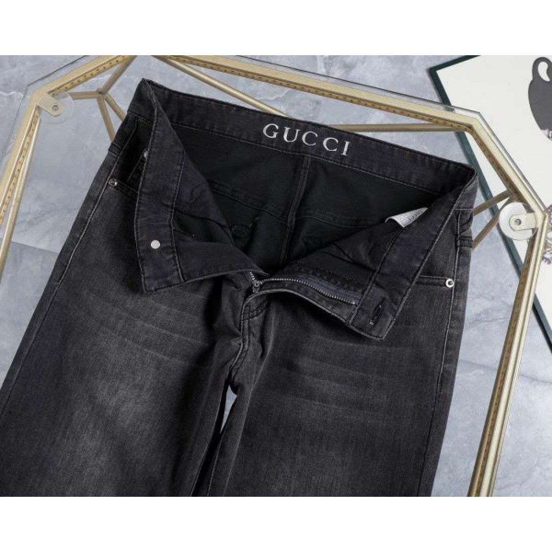 華やか 高級感 洗練 GUCCI グッチ コピー ジーンズ 存在感 おしゃれ 目玉