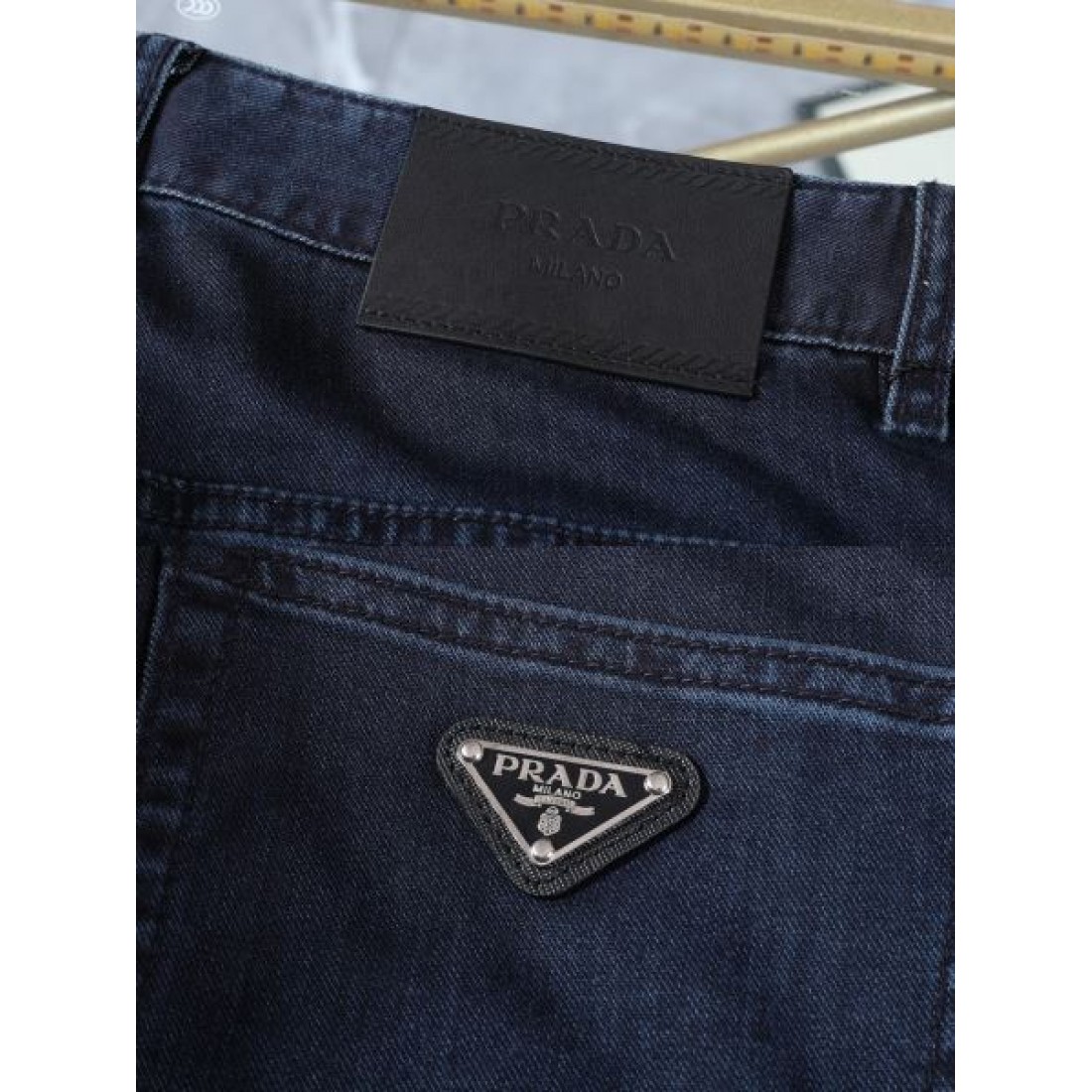シック 大人向け 高級感 PRADA プラダ コピー ジーンズ スタイリッシュ 