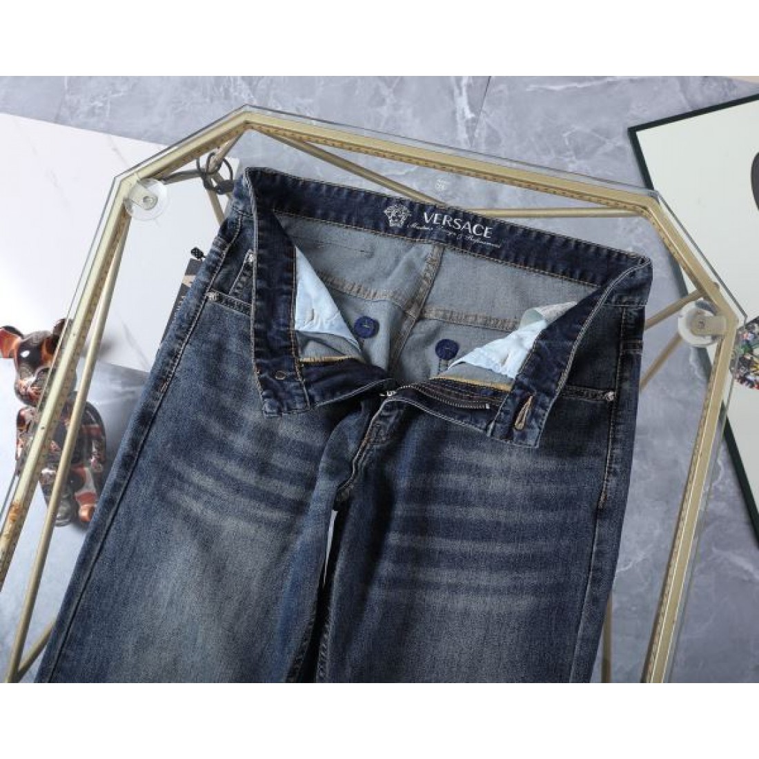ラグジュアリー 派手め 上質 VERSACE ヴェルサーチェ コピー ジーンズ 目立つ