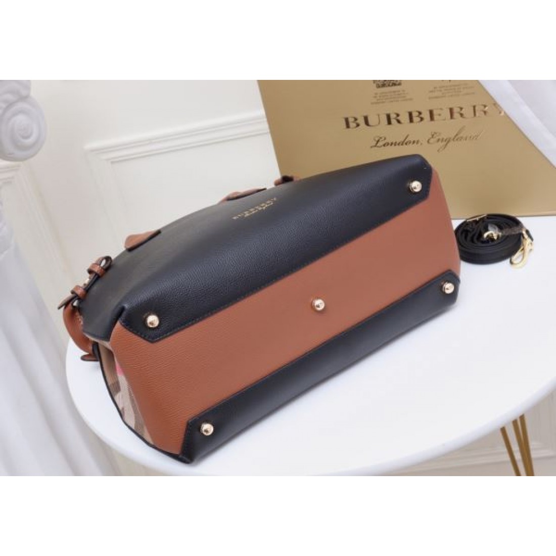 定番人気 落ち着き バーバリー BURBERRY コピー トートバッグ 収納力充実 耐久性良好