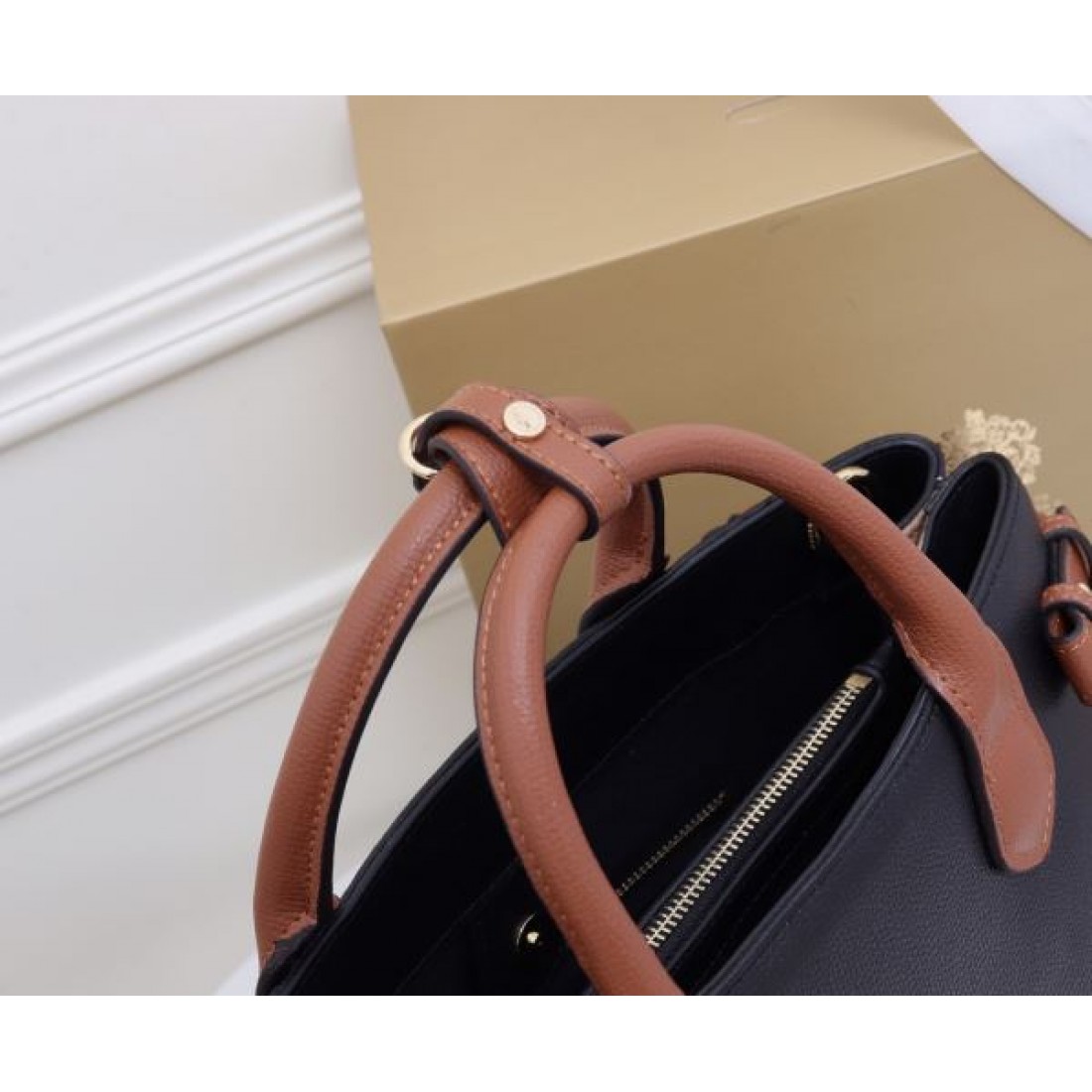 定番人気 落ち着き バーバリー BURBERRY コピー トートバッグ 収納力充実 耐久性良好