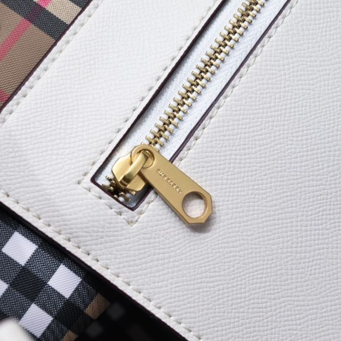 英国調 上質素材 バーバリー BURBERRY コピー トートバッグ 品質信頼 長期愛用